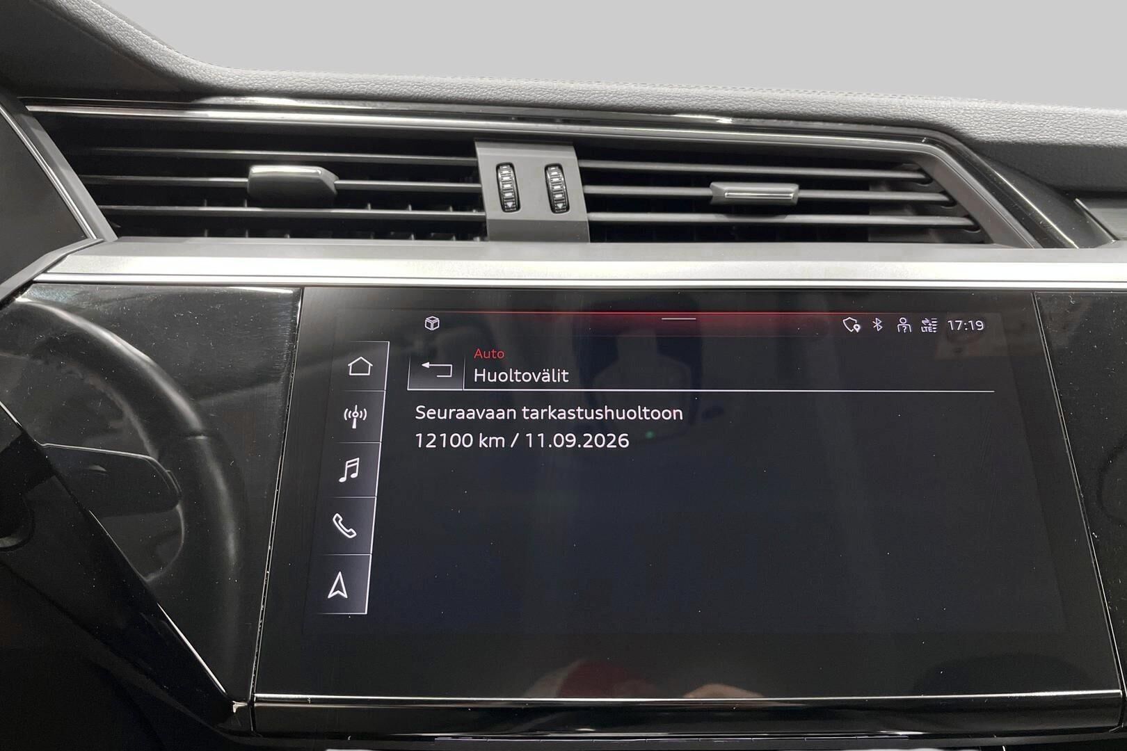 AUDI E-TRON iso kuva 15