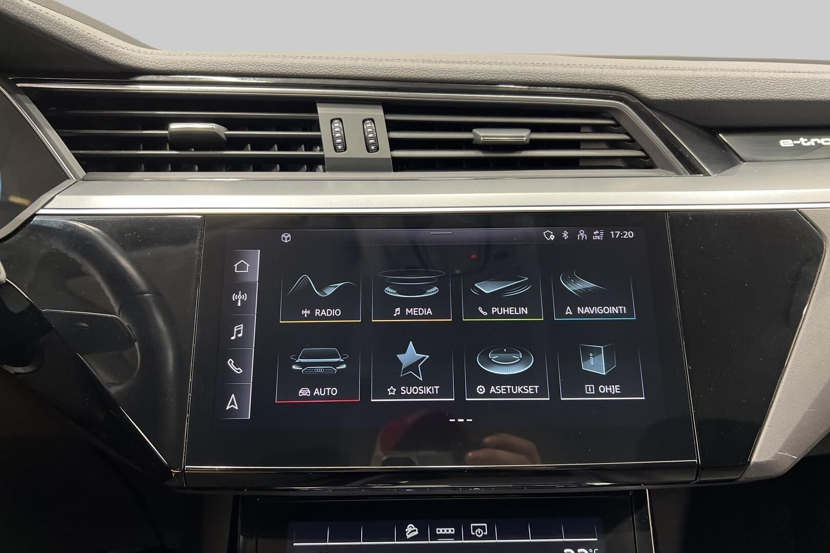 AUDI E-TRON iso kuva 19
