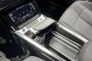 AUDI E-TRON esikatselu 22