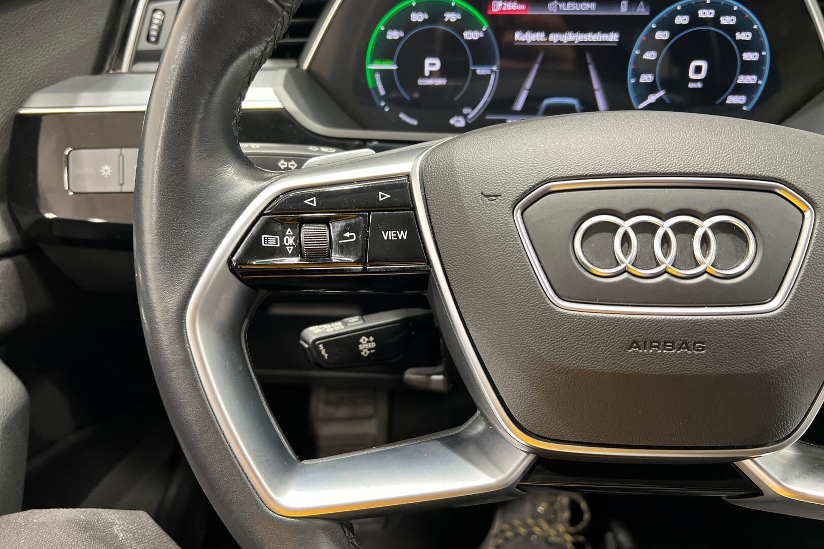 AUDI E-TRON iso kuva 26