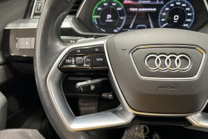 AUDI E-TRON esikatselu 26