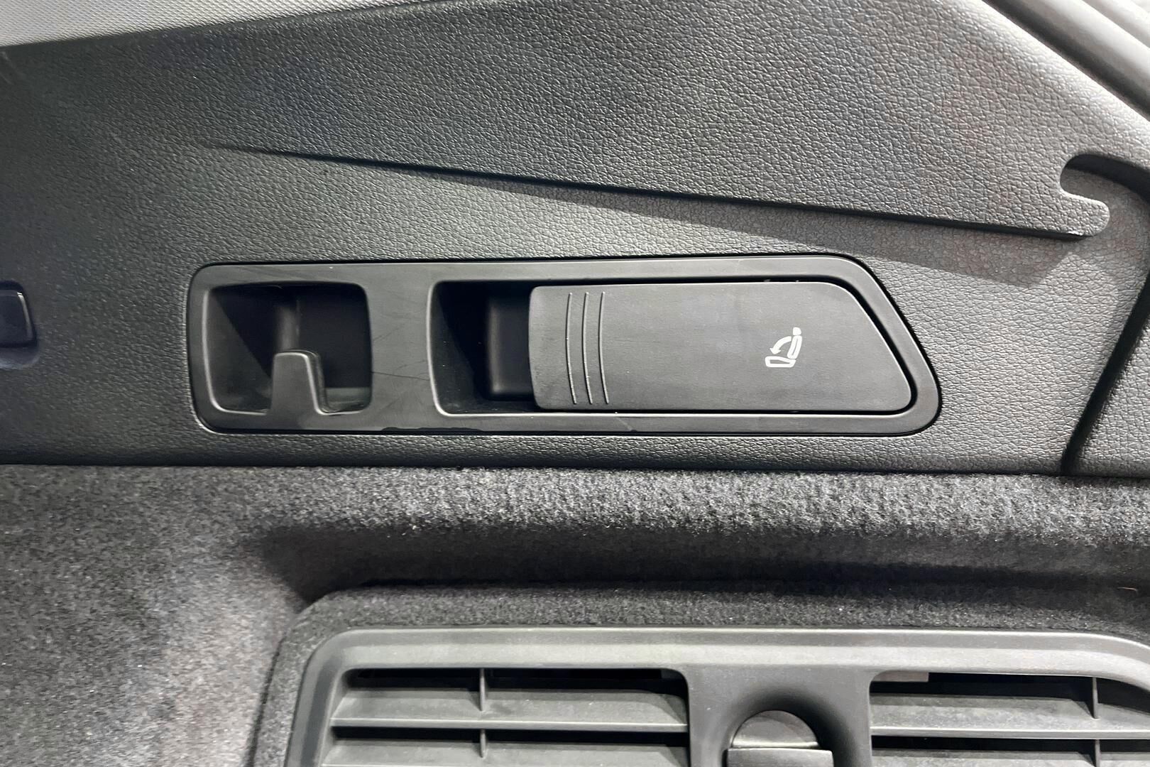 AUDI E-TRON iso kuva 30