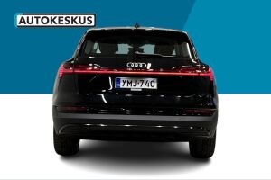 AUDI E-TRON esikatselu 4