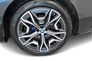 BMW IX esikatselu 11