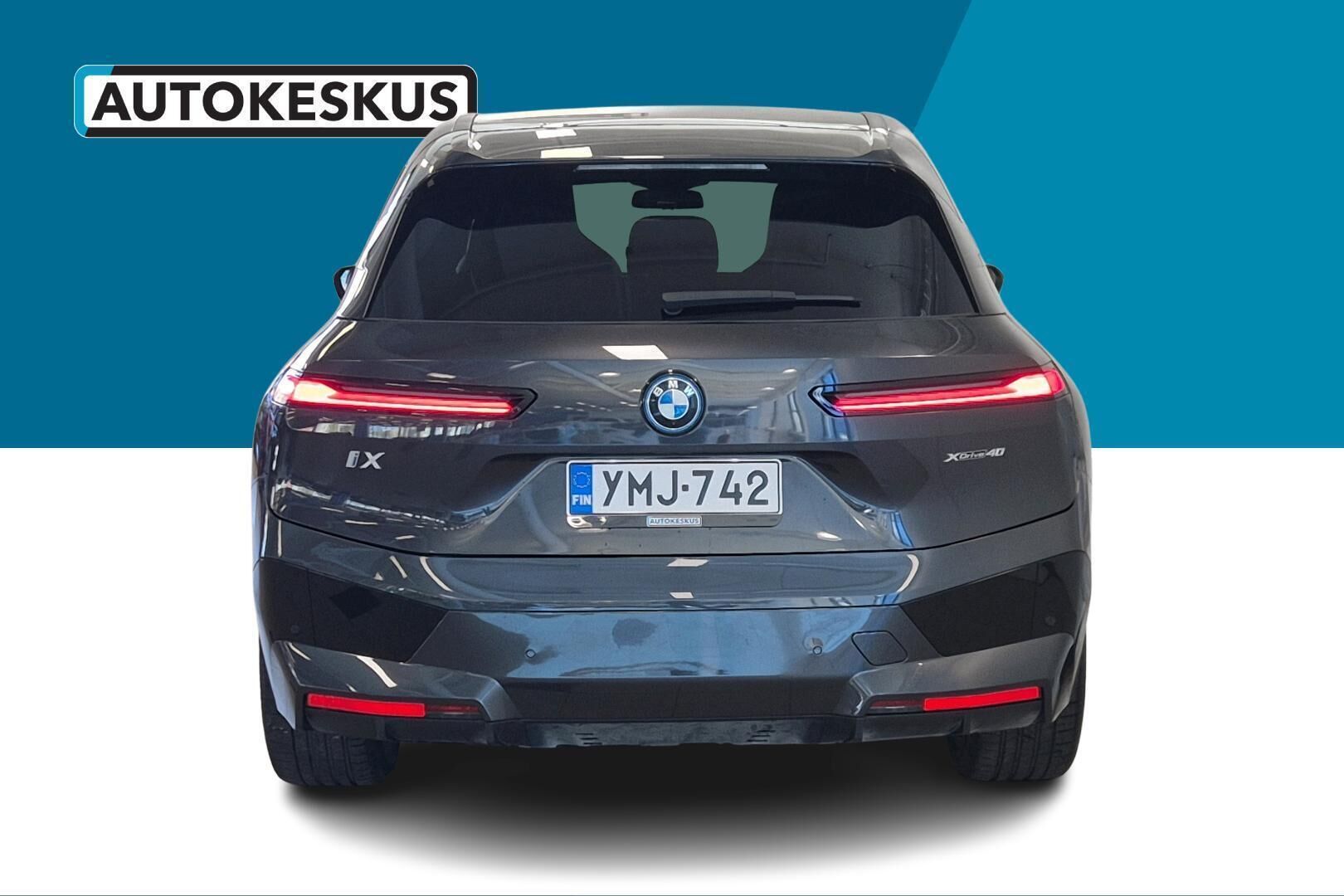 BMW IX iso kuva 4