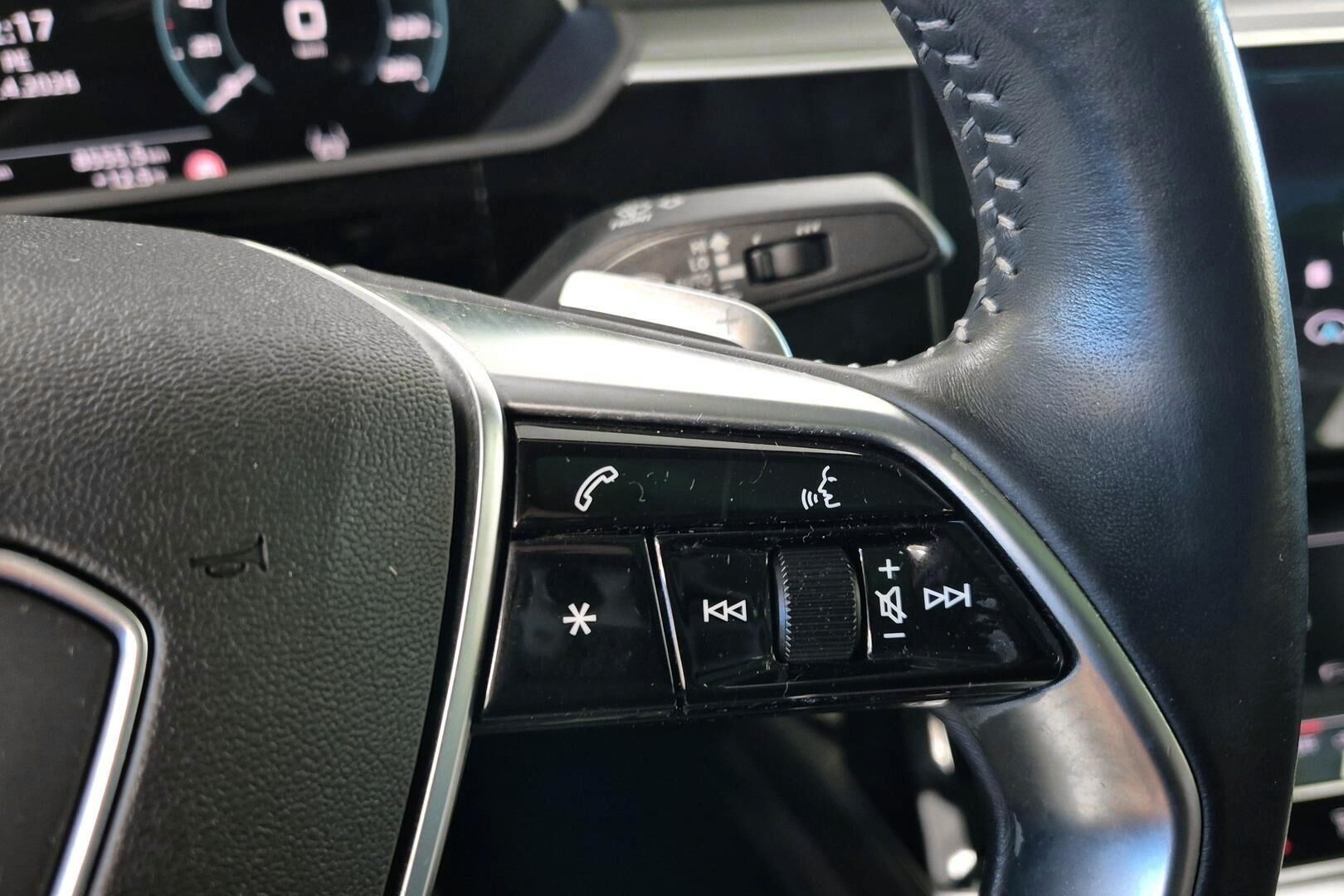 AUDI E-TRON iso kuva 22