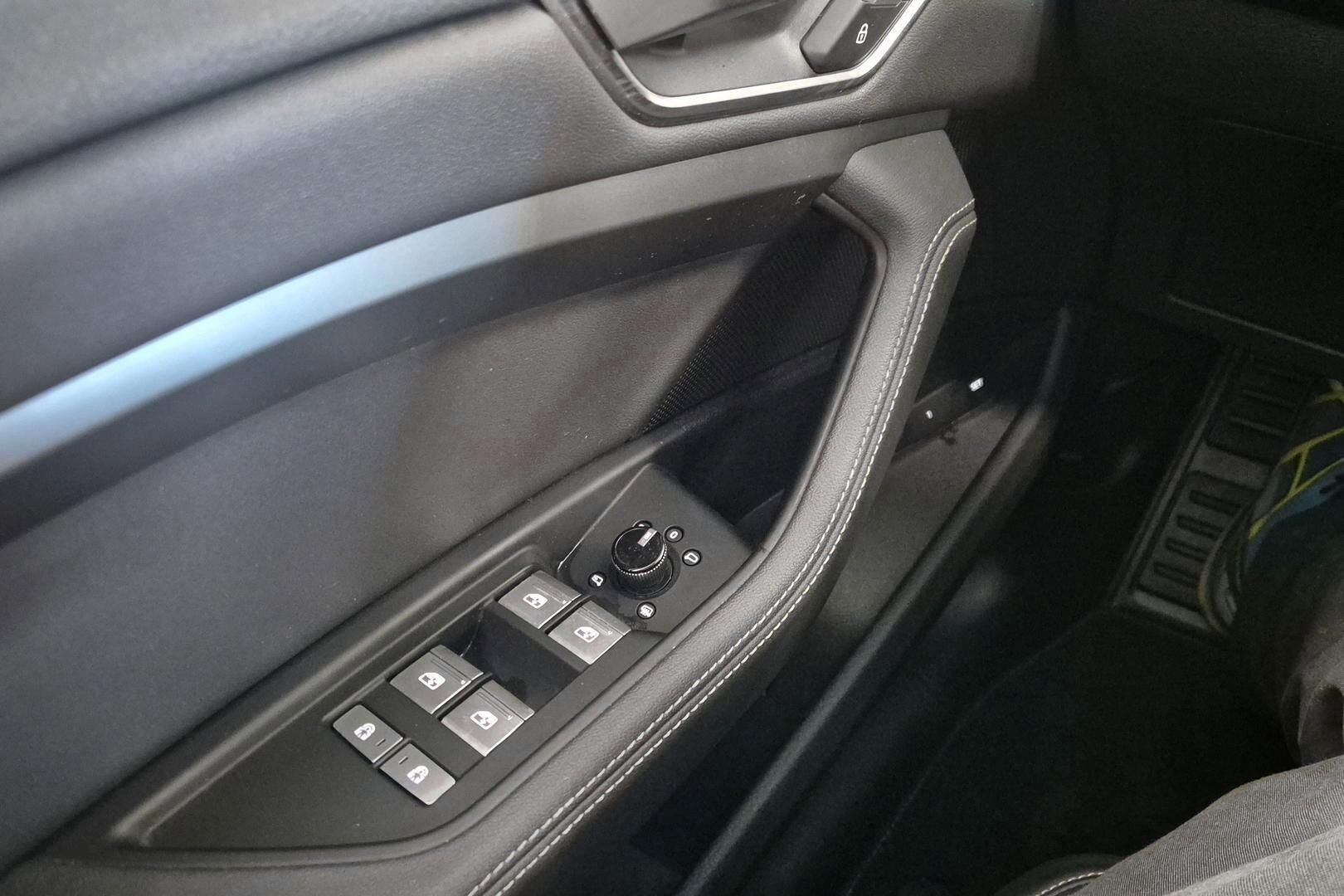 AUDI E-TRON iso kuva 14