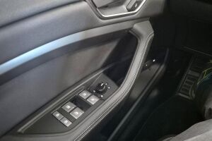 AUDI E-TRON esikatselu 14