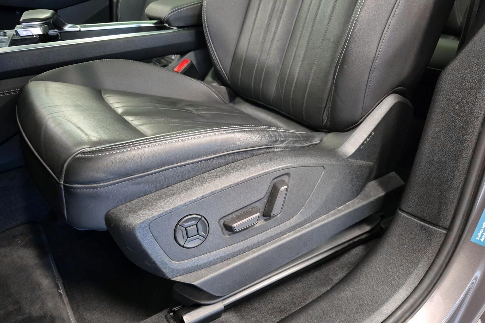 AUDI E-TRON iso kuva 16
