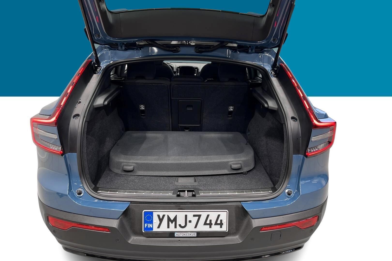 VOLVO C40 iso kuva 12