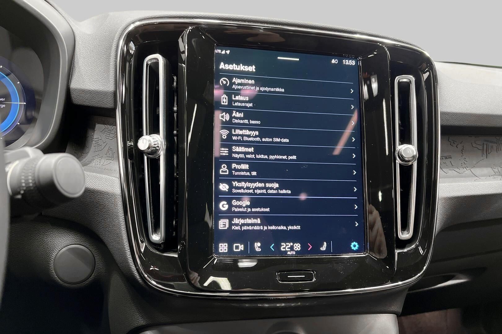 VOLVO C40 iso kuva 20