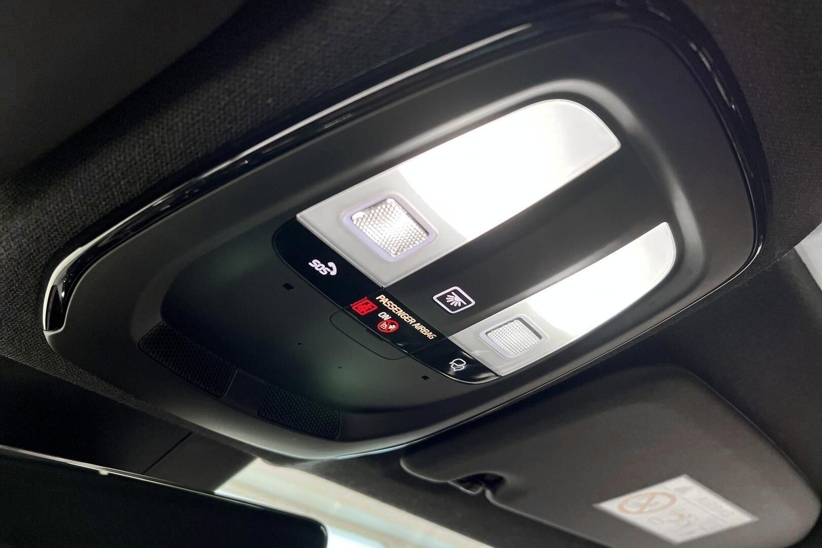 VOLVO C40 iso kuva 24