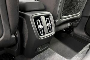 VOLVO C40 esikatselu 30