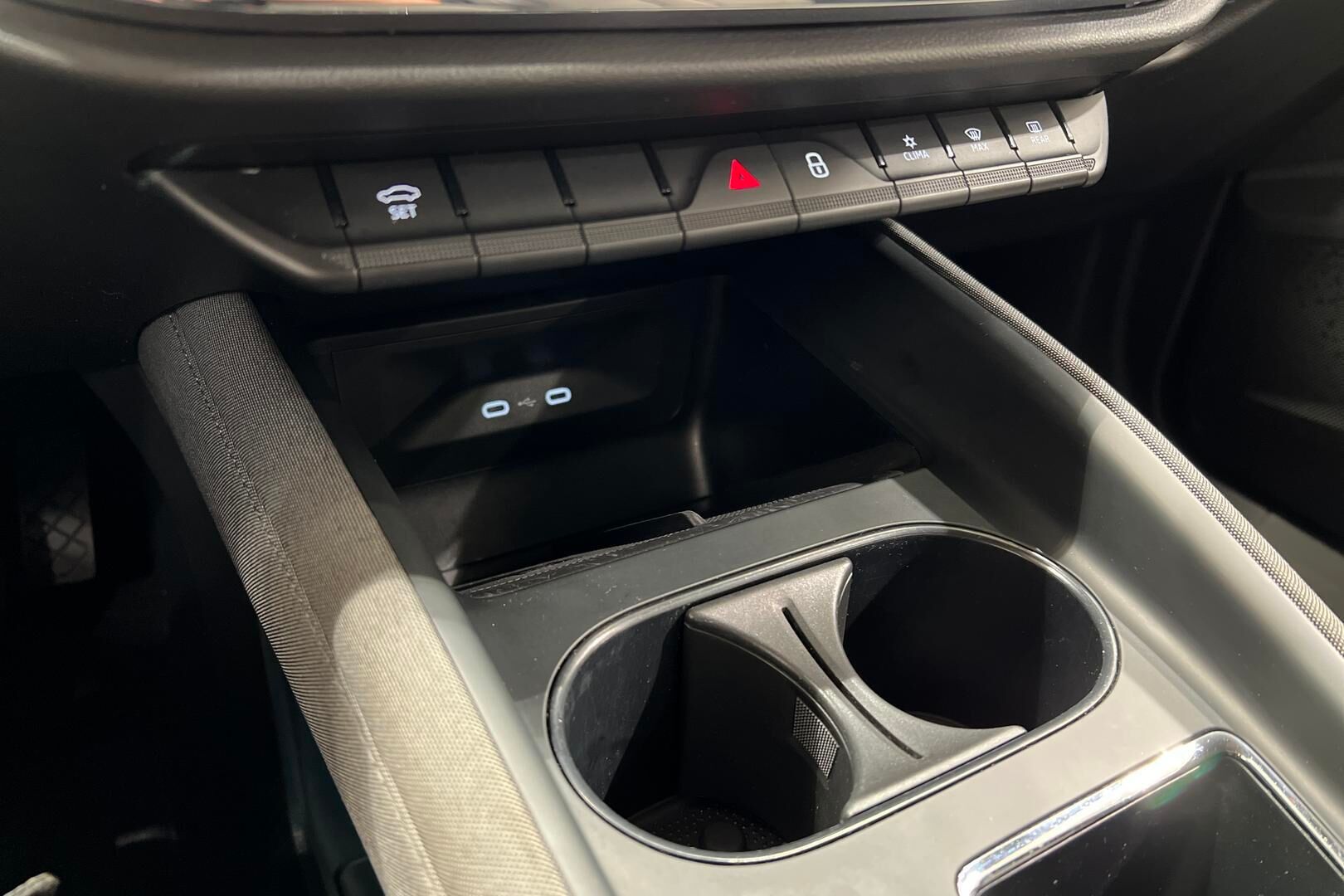 SKODA ENYAQ iso kuva 28