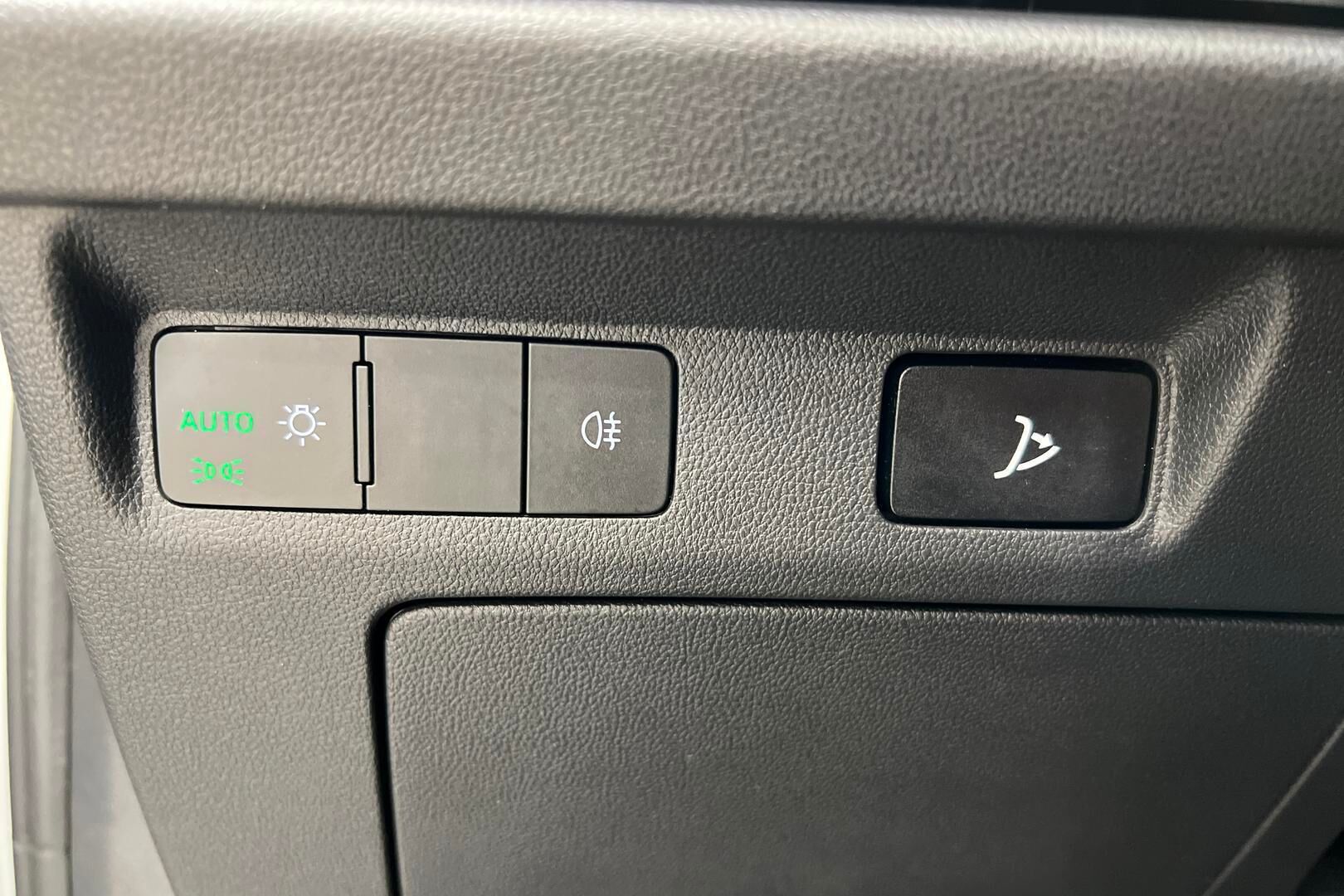 SKODA ENYAQ iso kuva 34