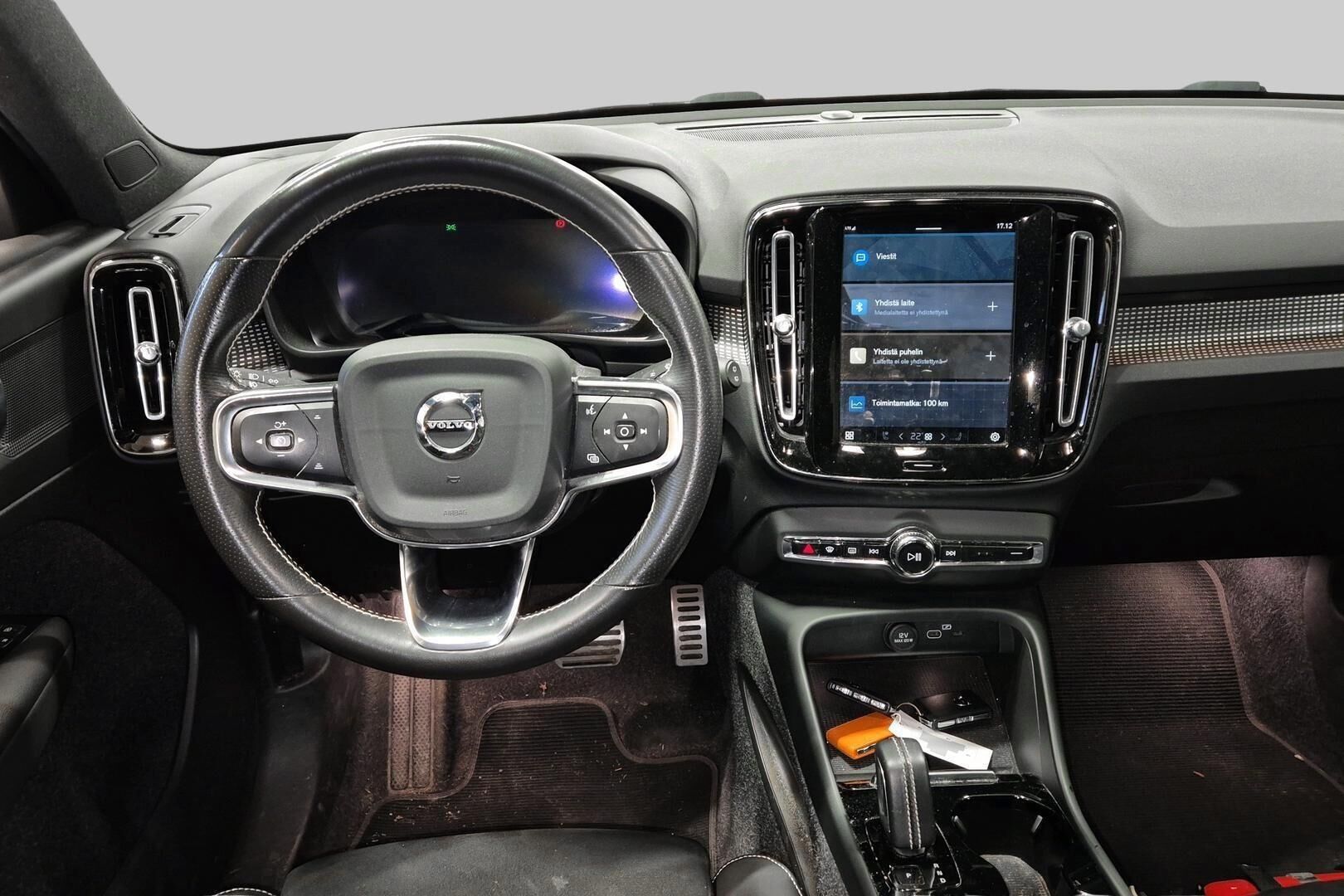 VOLVO XC40 iso kuva 1