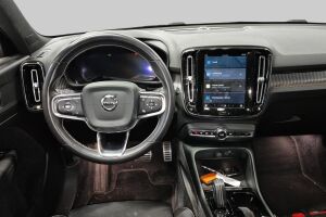 VOLVO XC40 esikatselu 1