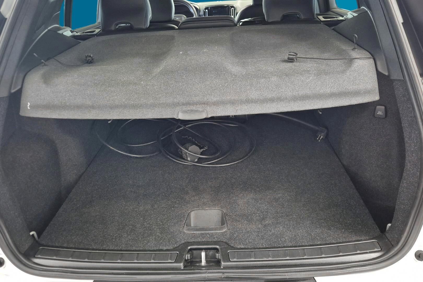 VOLVO XC40 iso kuva 6