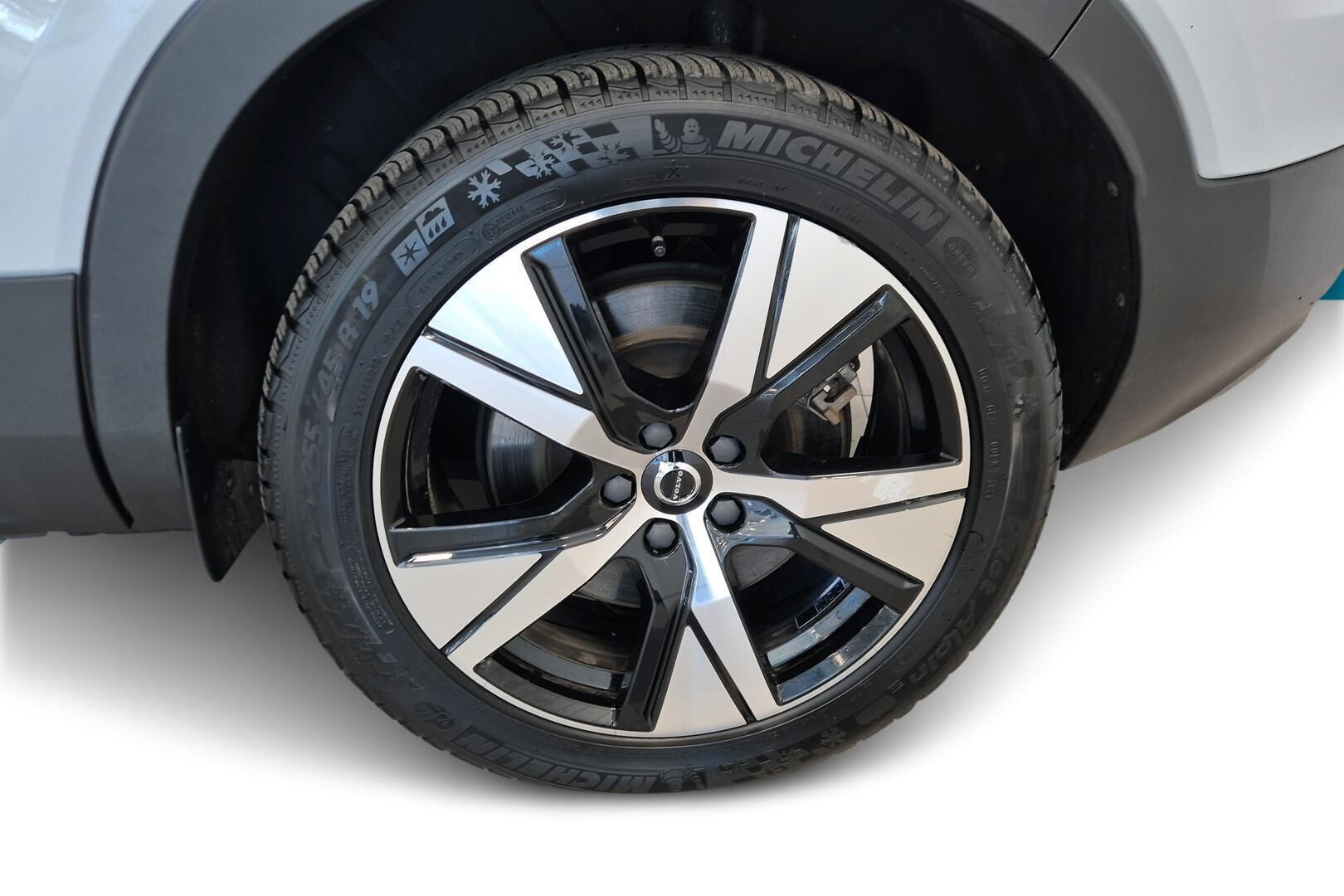 VOLVO XC40 iso kuva 16