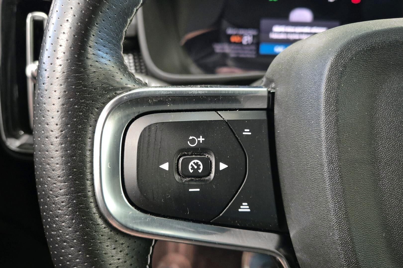 VOLVO XC40 iso kuva 20