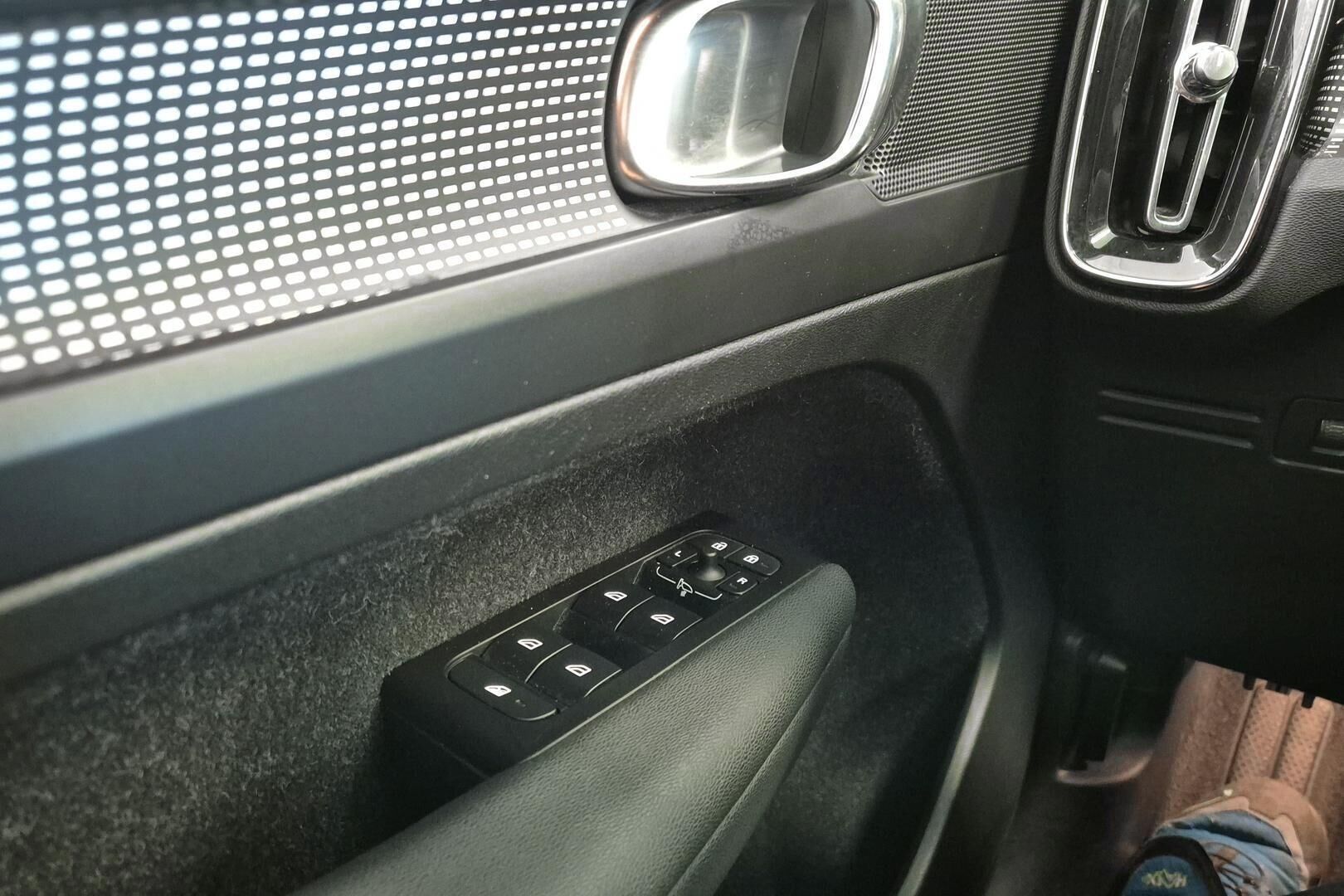 VOLVO XC40 iso kuva 21