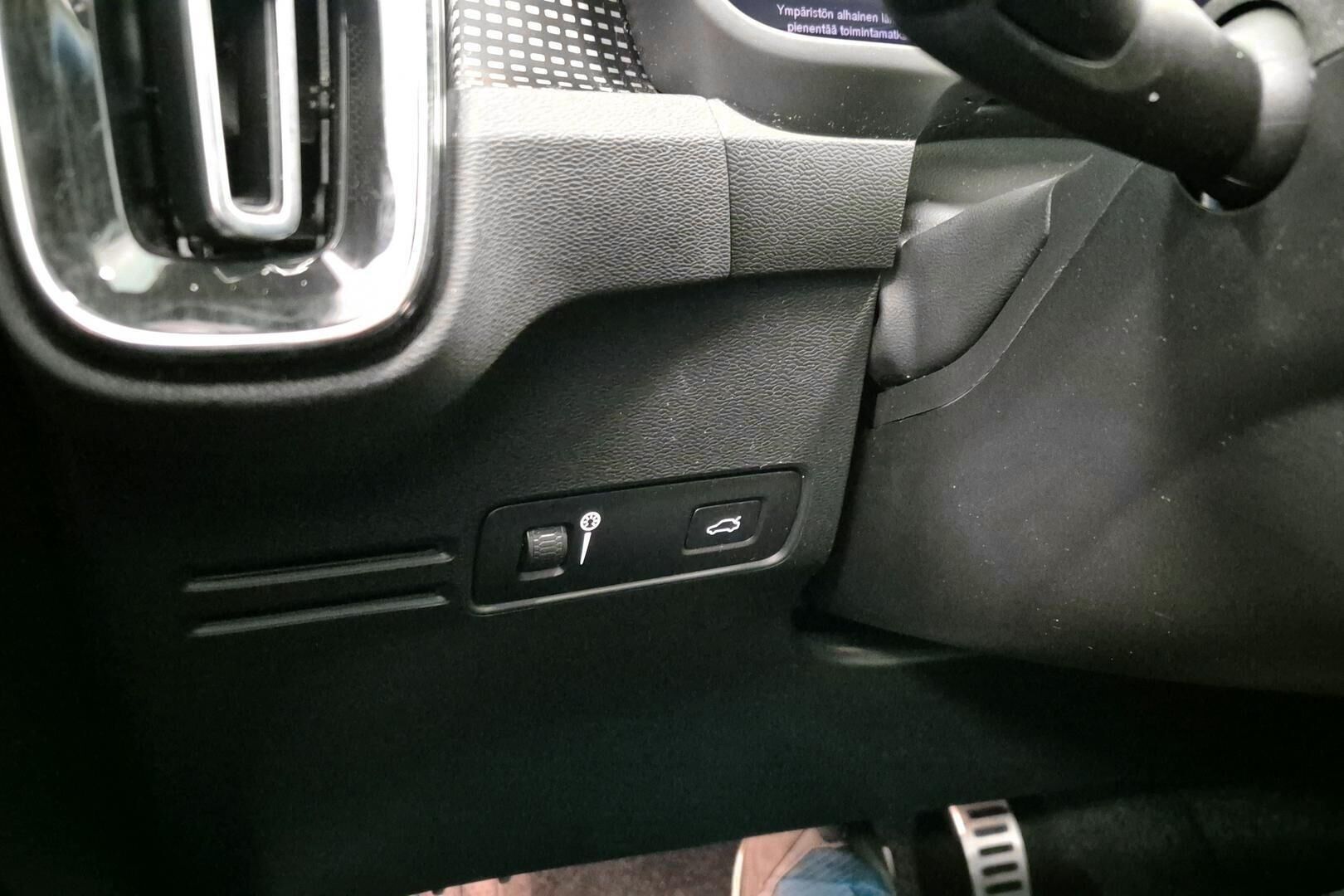 VOLVO XC40 iso kuva 22
