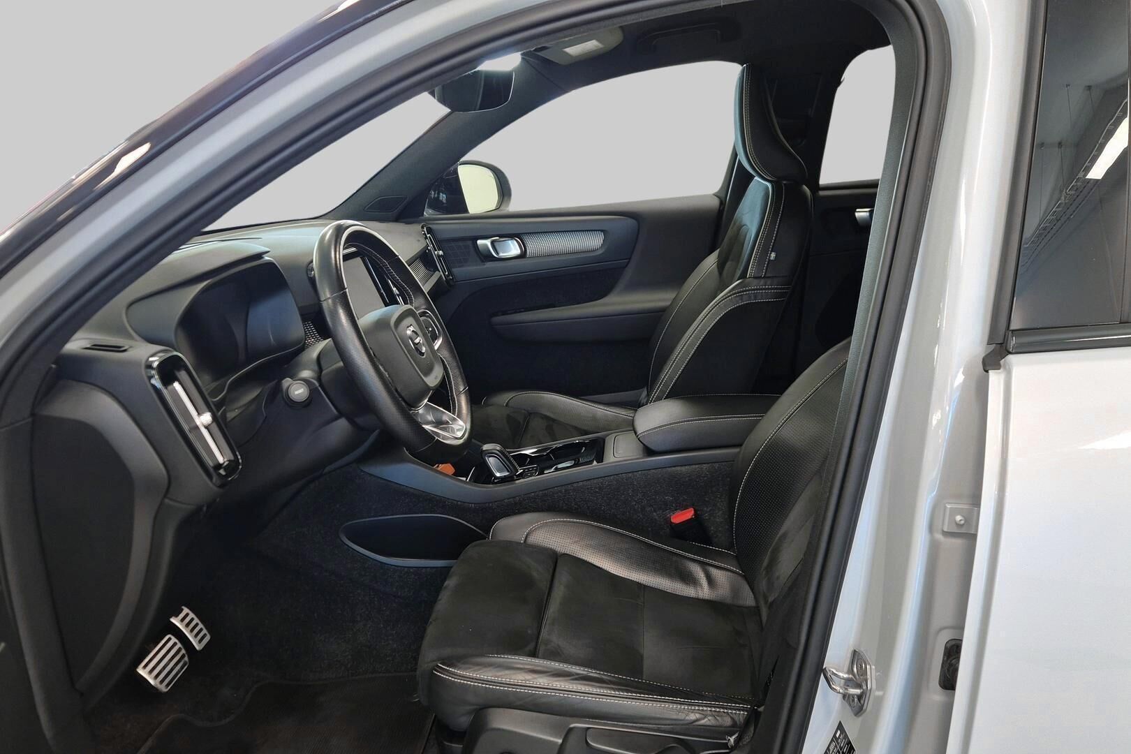 VOLVO XC40 iso kuva 14