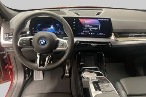 BMW iX1 esikatselu 10