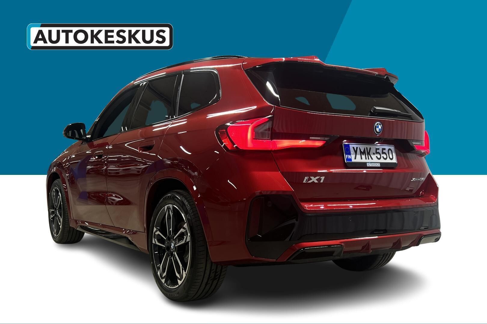 BMW iX1 iso kuva 6