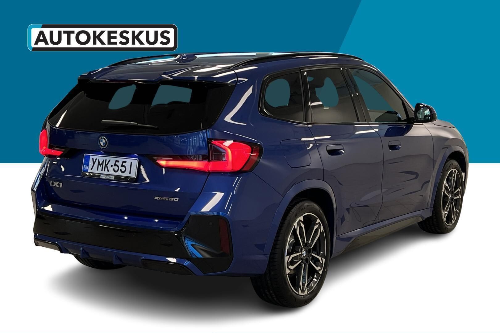 BMW iX1 iso kuva 4