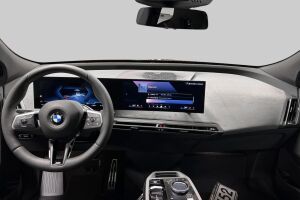 BMW iX esikatselu 10