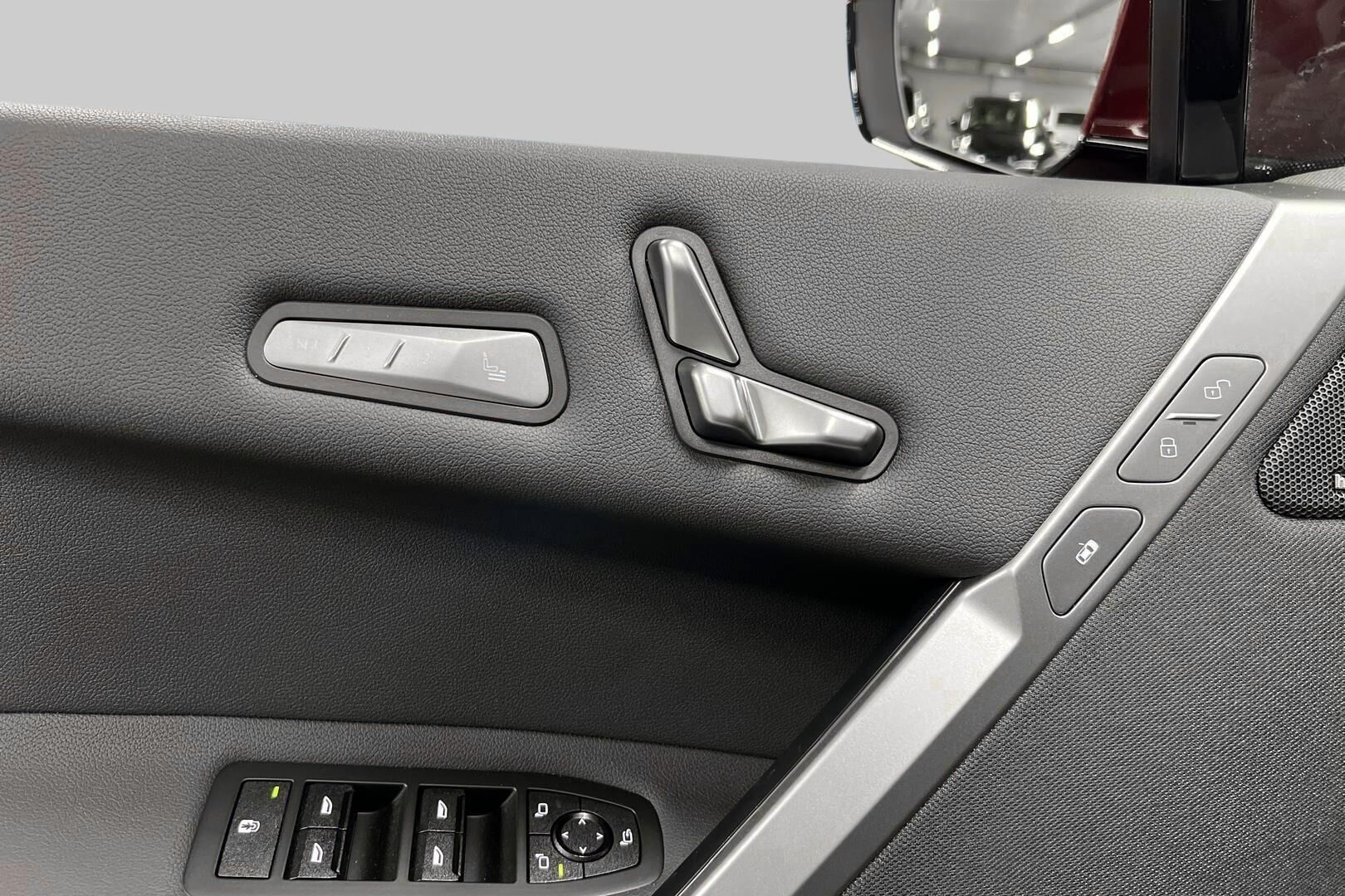 BMW iX iso kuva 13