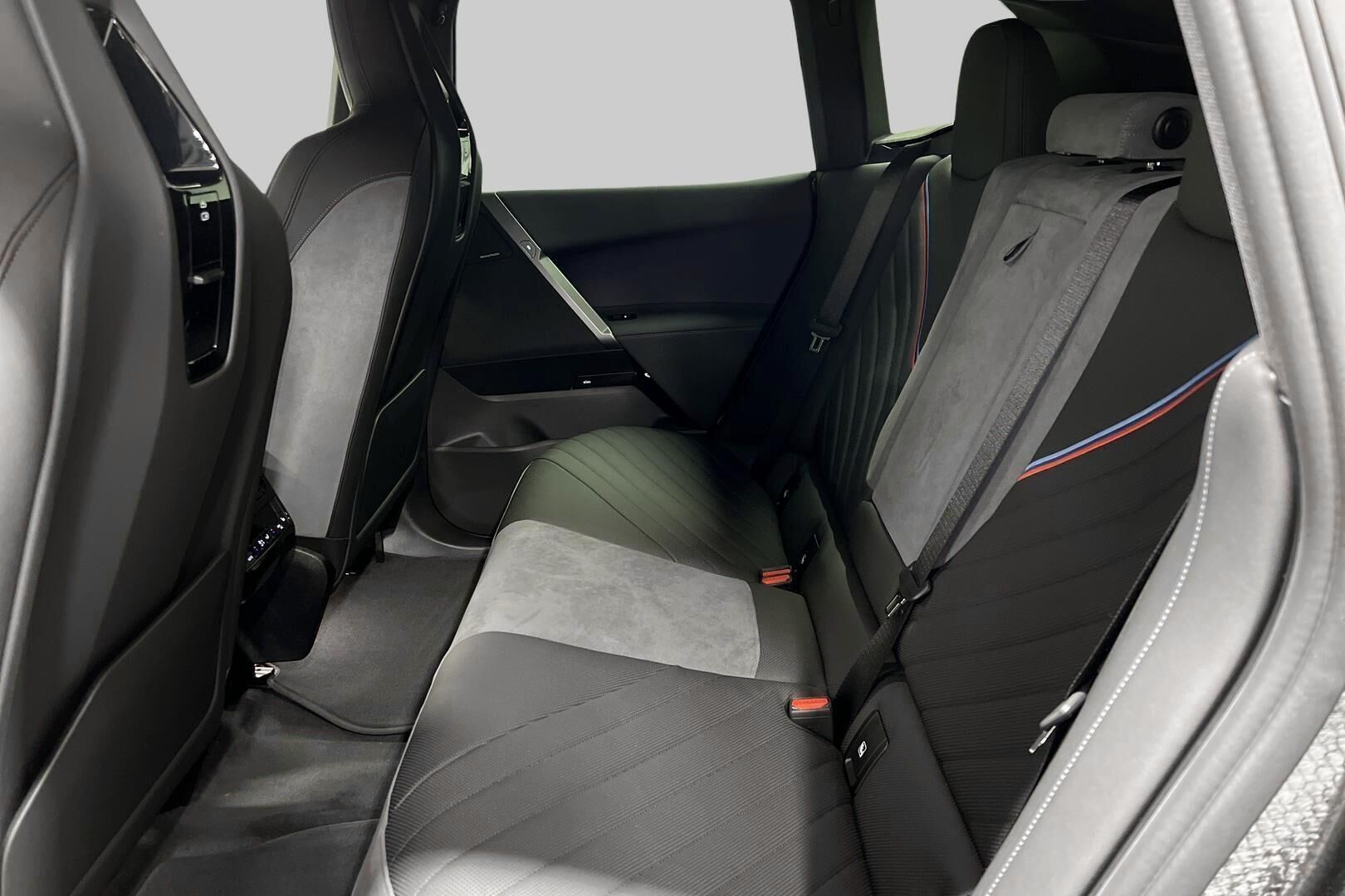 BMW iX iso kuva 9