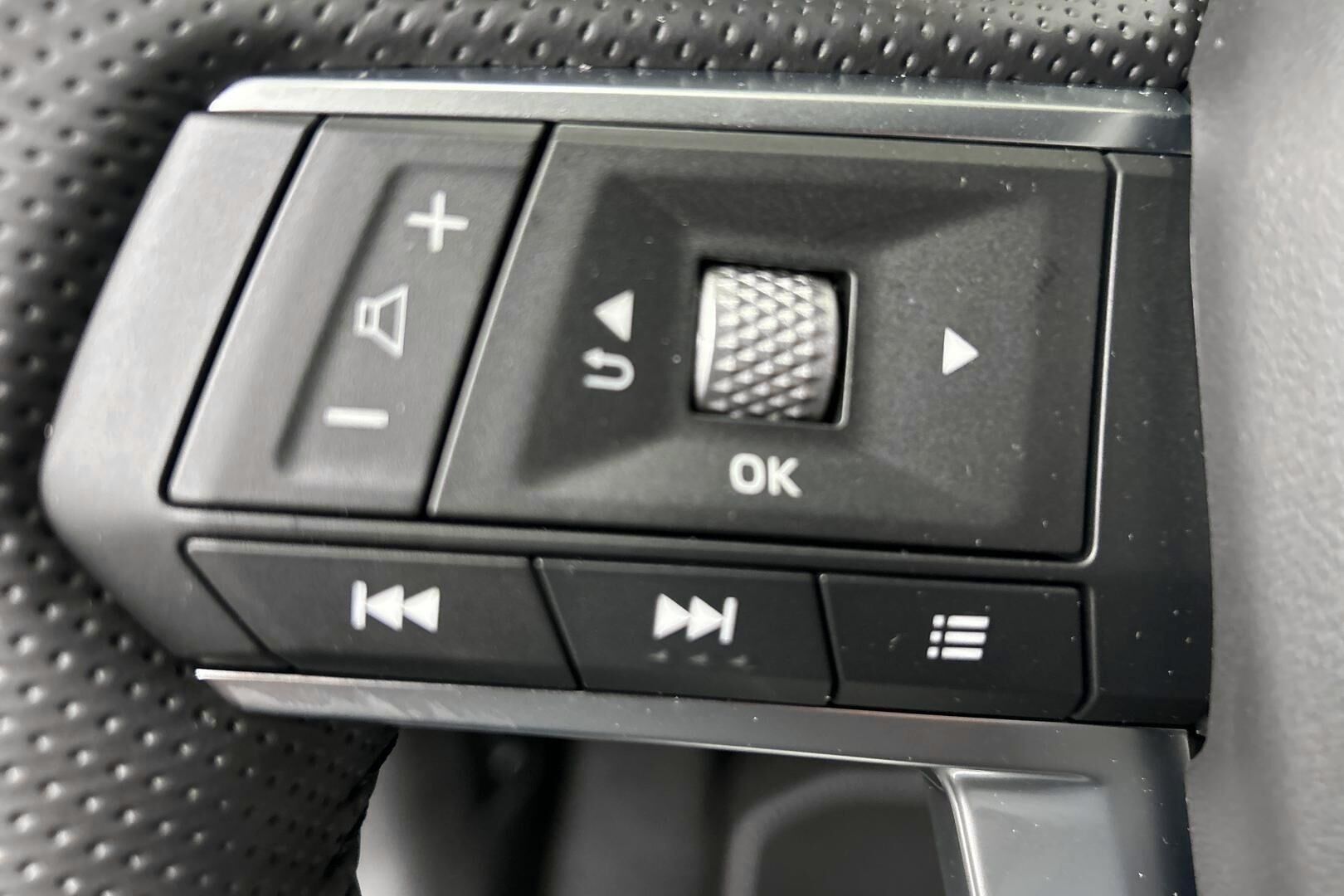 Mitsubishi Outlander iso kuva 14