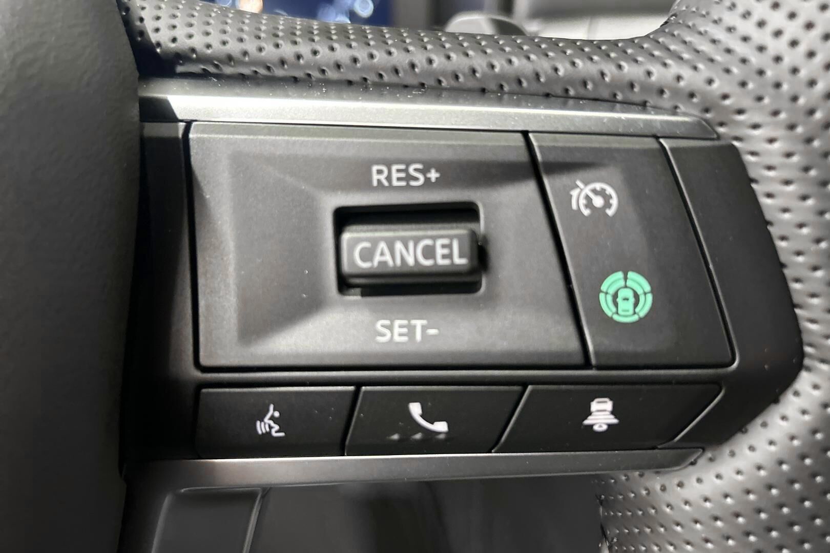 Mitsubishi Outlander iso kuva 15