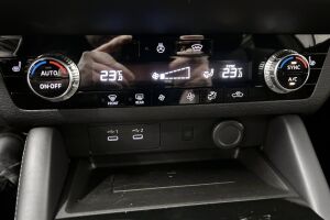Mitsubishi Outlander esikatselu 19