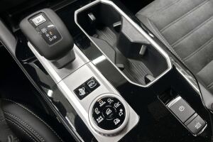 Mitsubishi Outlander esikatselu 20