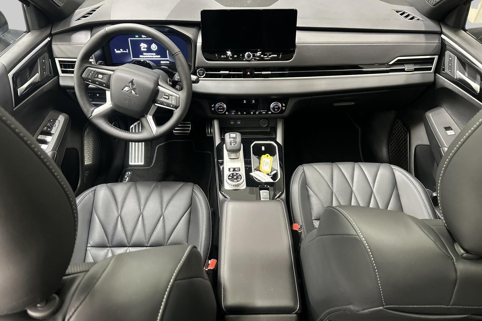 Mitsubishi Outlander iso kuva 9