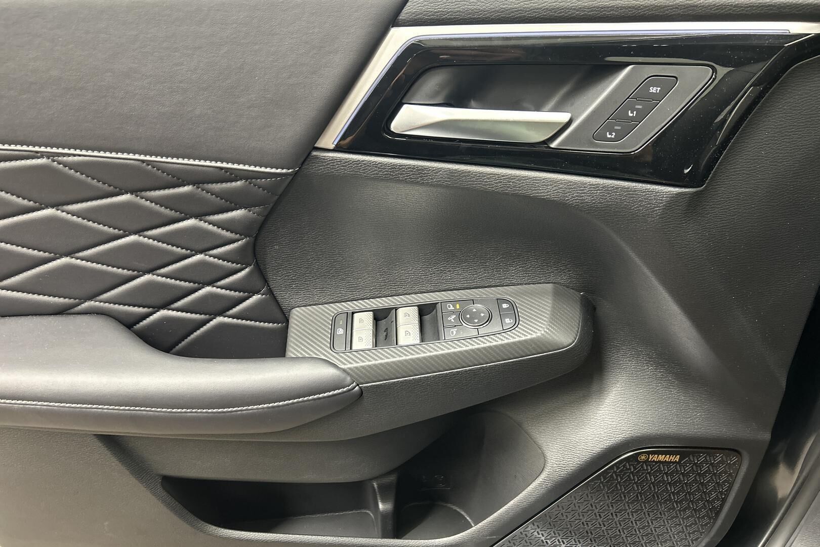 Mitsubishi Outlander iso kuva 17