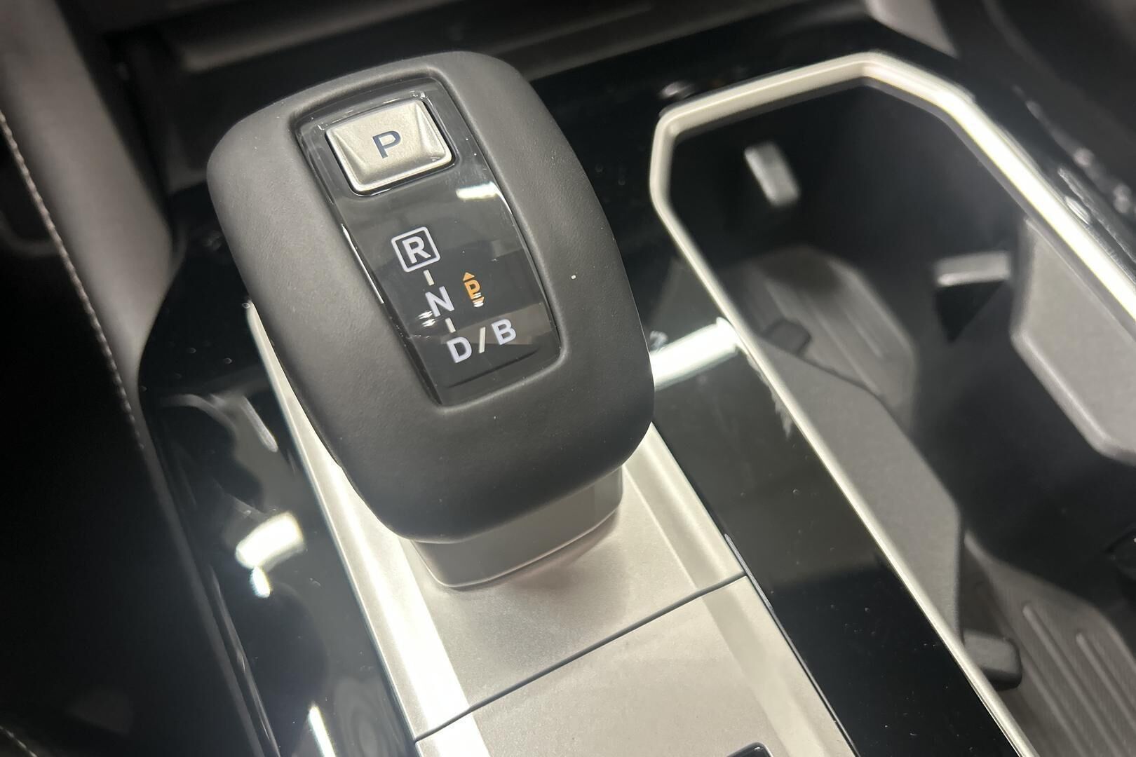 Mitsubishi Outlander iso kuva 23
