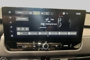 Mitsubishi Outlander esikatselu 26