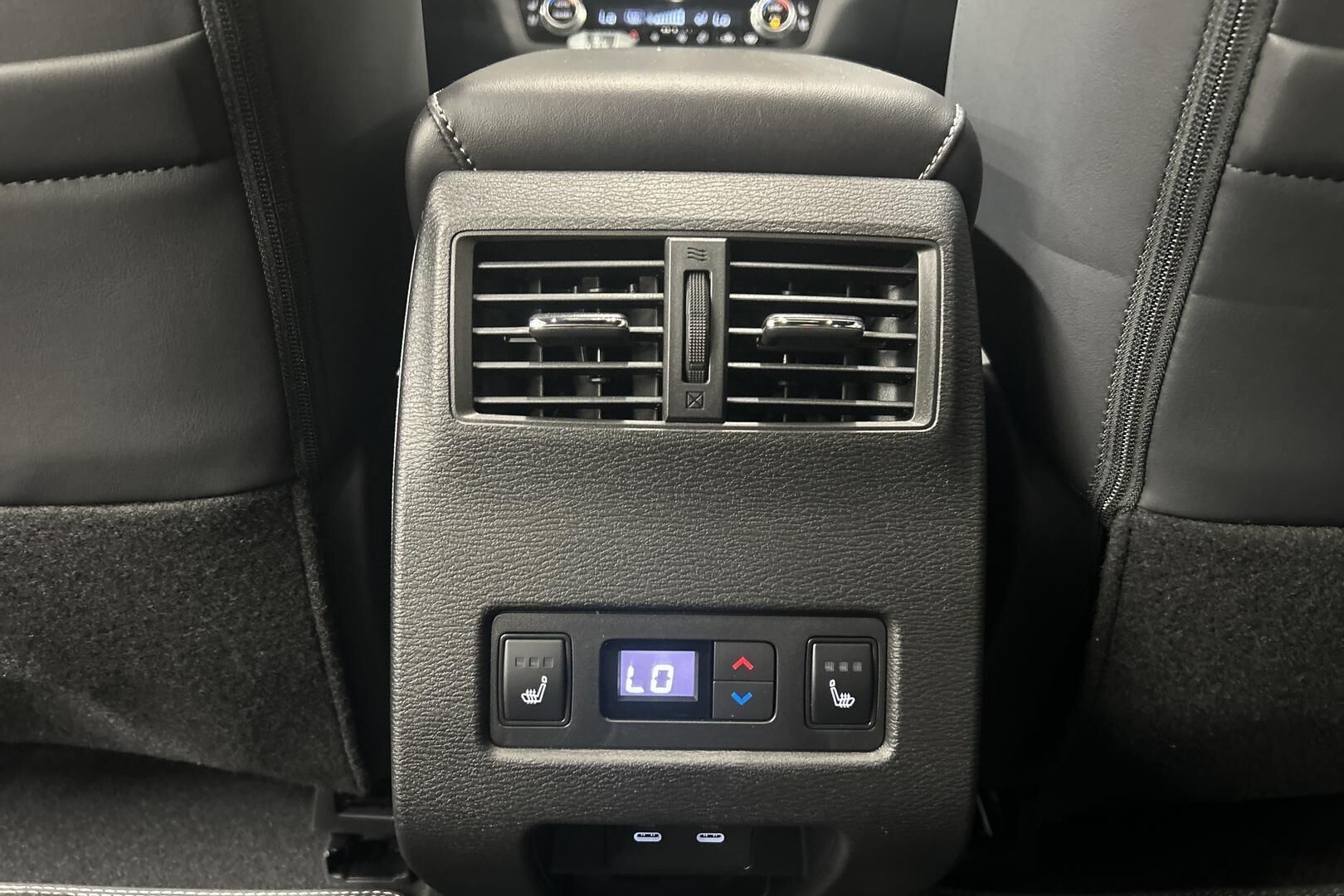 Mitsubishi Outlander iso kuva 30