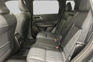 Mitsubishi Outlander esikatselu 9