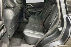 Mitsubishi Outlander esikatselu 8