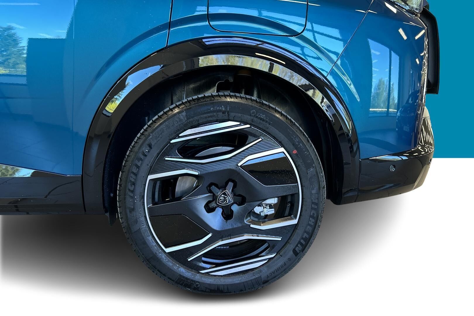 Peugeot E-5008 iso kuva 29