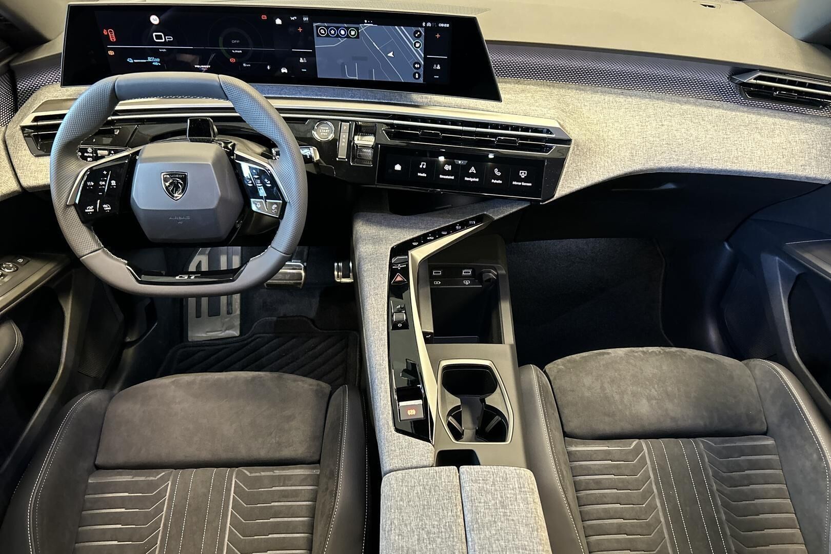 Peugeot E-5008 iso kuva 9