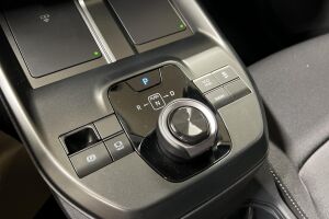 Toyota C-HR+ esikatselu 15