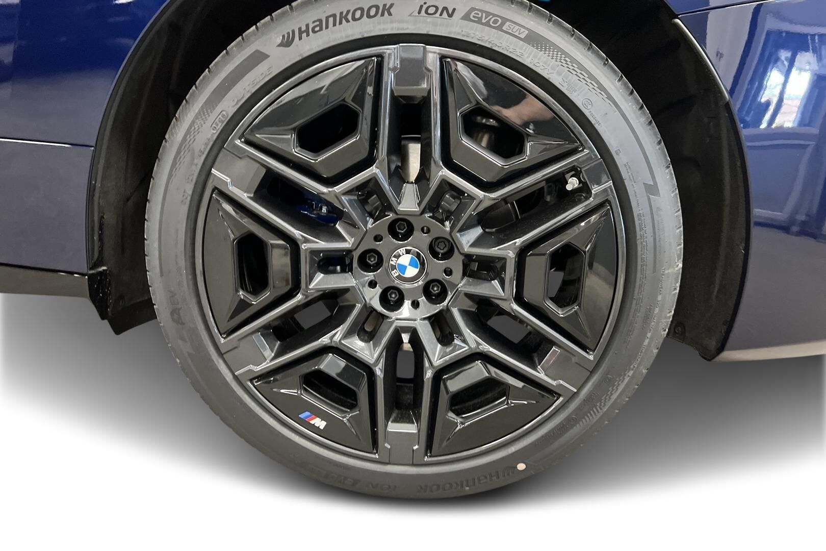 BMW iX iso kuva 12