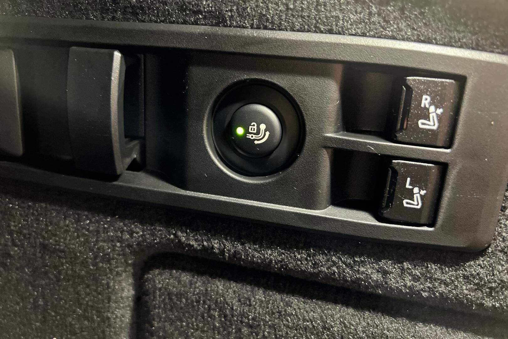 BMW iX iso kuva 13