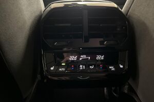BMW iX esikatselu 15